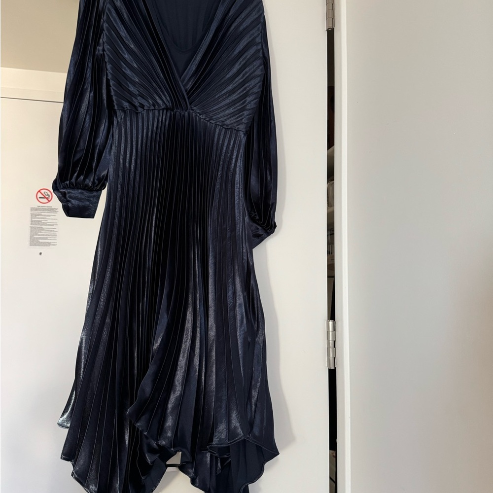 Elegant Navy Pleated Dress